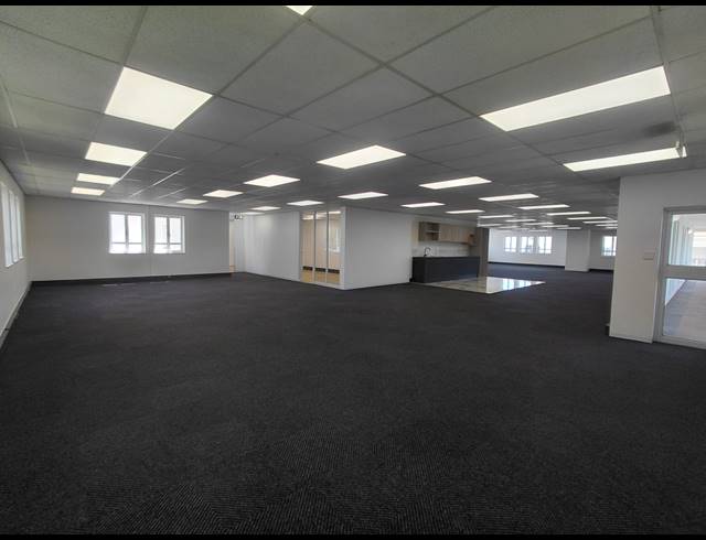 377M² OFFICE TO LET IN BRYANSTON